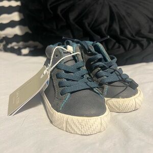 Zara kids sneakers never worn